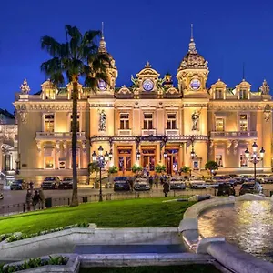 Appartement New Designer Next To Casino Square With Ac & Internet
